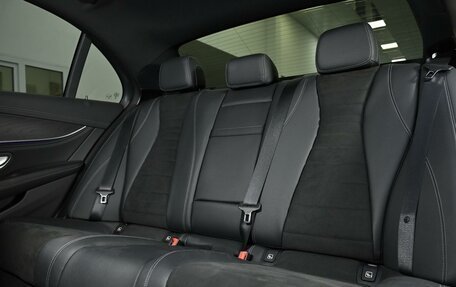 Mercedes-Benz E-Класс, 2020 год, 4 300 000 рублей, 20 фотография