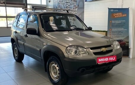 Chevrolet Niva I рестайлинг, 2015 год, 535 000 рублей, 3 фотография
