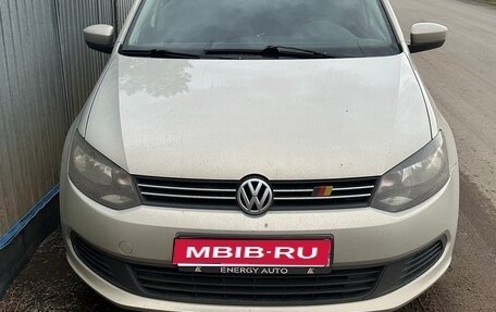 Volkswagen Polo VI (EU Market), 2011 год, 670 000 рублей, 1 фотография