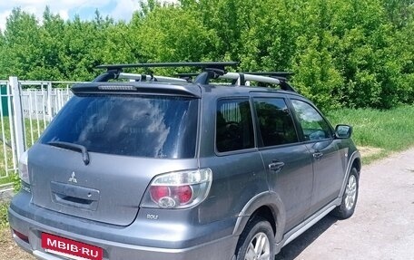 Mitsubishi Outlander III рестайлинг 3, 2005 год, 850 000 рублей, 2 фотография