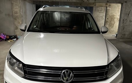 Volkswagen Tiguan I, 2016 год, 1 800 000 рублей, 1 фотография