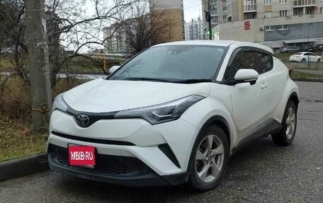 Toyota C-HR I рестайлинг, 2018 год, 1 950 000 рублей, 1 фотография