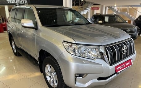Toyota Land Cruiser Prado 150 рестайлинг 2, 2021 год, 6 200 000 рублей, 2 фотография