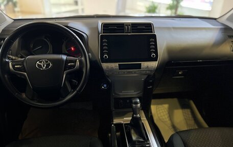 Toyota Land Cruiser Prado 150 рестайлинг 2, 2021 год, 6 200 000 рублей, 7 фотография