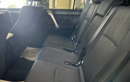 Toyota Land Cruiser Prado 150 рестайлинг 2, 2021 год, 6 200 000 рублей, 18 фотография