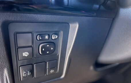 Toyota Land Cruiser Prado 150 рестайлинг 2, 2021 год, 6 200 000 рублей, 14 фотография
