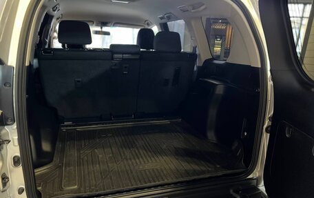 Toyota Land Cruiser Prado 150 рестайлинг 2, 2021 год, 6 200 000 рублей, 19 фотография