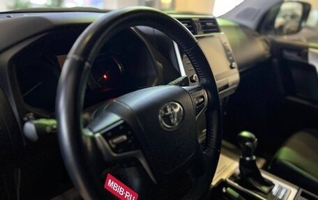 Toyota Land Cruiser Prado 150 рестайлинг 2, 2021 год, 6 200 000 рублей, 10 фотография