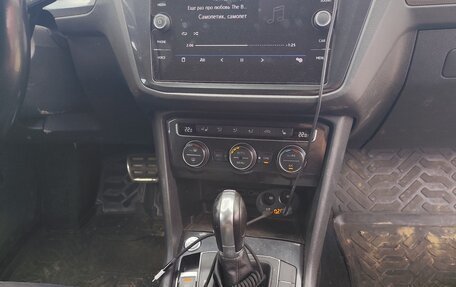 Volkswagen Tiguan II, 2018 год, 1 455 000 рублей, 13 фотография