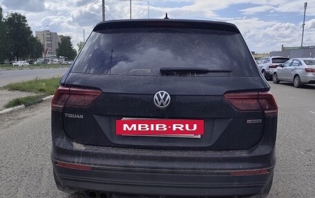 Volkswagen Tiguan II, 2018 год, 1 455 000 рублей, 5 фотография