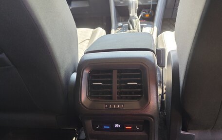 Volkswagen Tiguan II, 2018 год, 1 455 000 рублей, 26 фотография