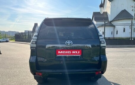 Toyota Land Cruiser Prado 150 рестайлинг 2, 2020 год, 5 850 000 рублей, 4 фотография
