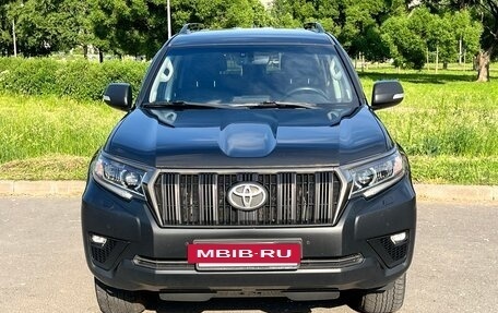 Toyota Land Cruiser Prado 150 рестайлинг 2, 2020 год, 5 850 000 рублей, 8 фотография