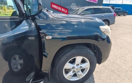 Toyota Land Cruiser 200, 2010 год, 3 860 000 рублей, 7 фотография