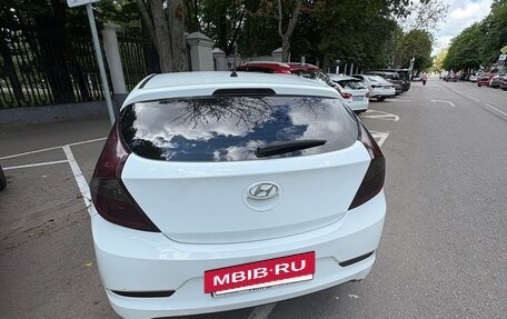 Hyundai Solaris II рестайлинг, 2015 год, 720 000 рублей, 3 фотография