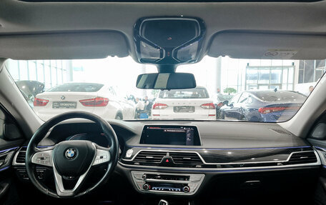 BMW 7 серия, 2019 год, 4 400 000 рублей, 14 фотография