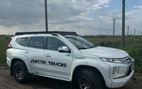 Mitsubishi Pajero Sport III рестайлинг, 2022 год, 4 499 000 рублей, 6 фотография