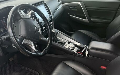 Mitsubishi Pajero Sport III рестайлинг, 2022 год, 4 499 000 рублей, 9 фотография