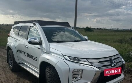 Mitsubishi Pajero Sport III рестайлинг, 2022 год, 4 499 000 рублей, 3 фотография