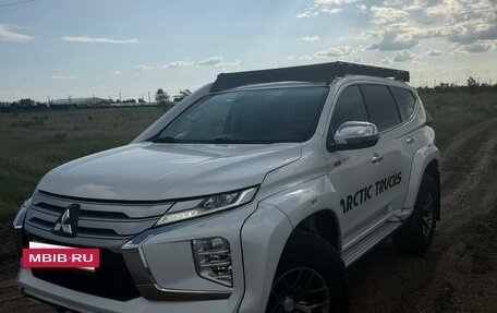 Mitsubishi Pajero Sport III рестайлинг, 2022 год, 4 499 000 рублей, 5 фотография