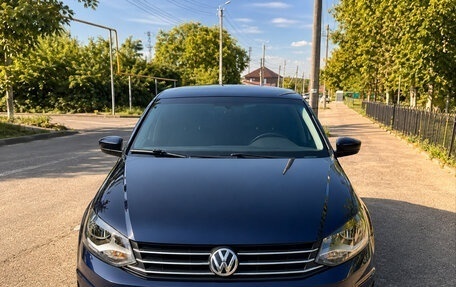 Volkswagen Polo VI (EU Market), 2017 год, 1 080 000 рублей, 2 фотография