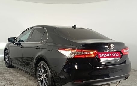 Toyota Camry, 2021 год, 3 570 000 рублей, 5 фотография