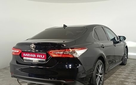 Toyota Camry, 2021 год, 3 570 000 рублей, 7 фотография