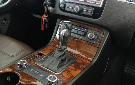 Volkswagen Touareg III, 2011 год, 1 890 000 рублей, 14 фотография