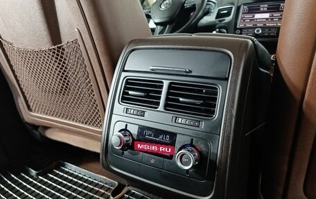 Volkswagen Touareg III, 2011 год, 1 890 000 рублей, 17 фотография