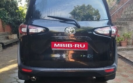 Toyota Sienta II, 2019 год, 1 700 000 рублей, 10 фотография