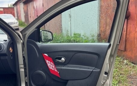 Renault Logan II, 2017 год, 380 000 рублей, 8 фотография