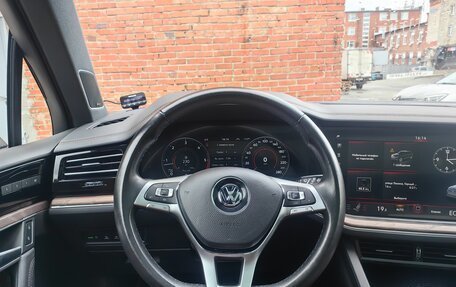 Volkswagen Touareg III, 2019 год, 4 000 000 рублей, 24 фотография
