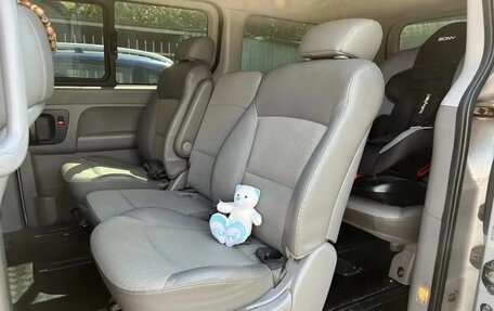 Hyundai Grand Starex Grand Starex I рестайлинг 2, 2008 год, 1 000 000 рублей, 6 фотография