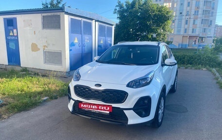 KIA Sportage IV рестайлинг, 2021 год, 2 000 000 рублей, 2 фотография