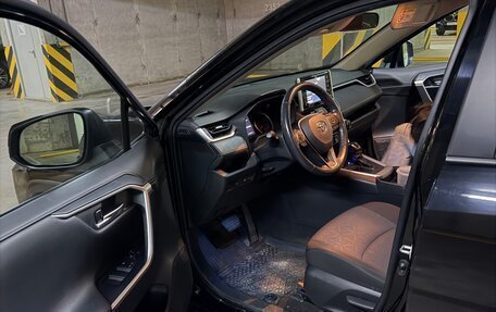 Toyota RAV4, 2020 год, 2 500 000 рублей, 7 фотография
