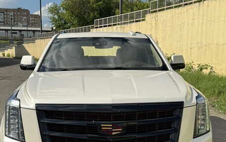 Cadillac Escalade IV, 2015 год, 2 921 000 рублей, 1 фотография