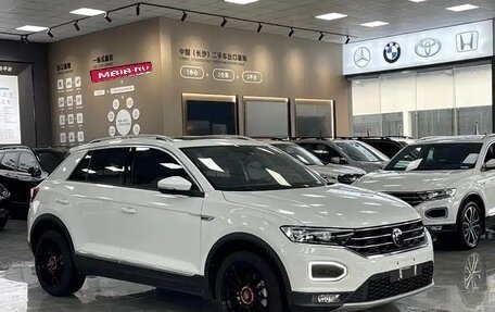 Volkswagen T-Roc I, 2021 год, 2 570 000 рублей, 1 фотография