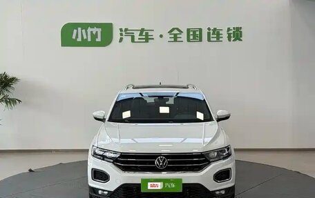 Volkswagen T-Roc I, 2021 год, 2 356 000 рублей, 2 фотография