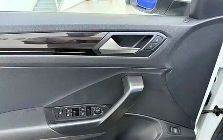 Volkswagen T-Roc I, 2021 год, 2 356 000 рублей, 16 фотография