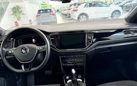 Volkswagen T-Roc I, 2021 год, 2 356 000 рублей, 13 фотография