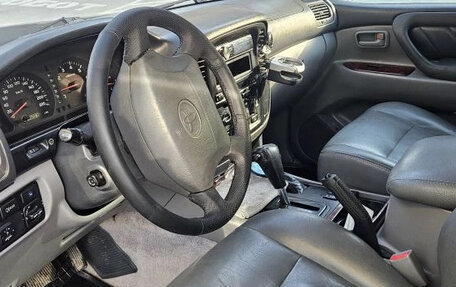 Toyota Land Cruiser 100 рестайлинг 2, 1999 год, 1 150 000 рублей, 2 фотография