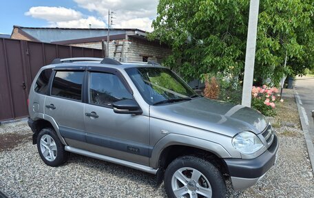 Chevrolet Niva I рестайлинг, 2008 год, 500 000 рублей, 3 фотография