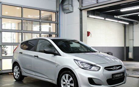 Hyundai Solaris II рестайлинг, 2012 год, 545 000 рублей, 3 фотография