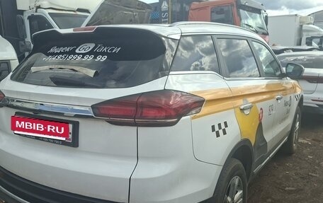 Geely Atlas, 2023 год, 1 325 000 рублей, 4 фотография