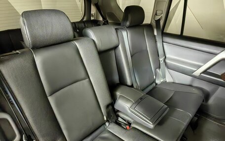Toyota Land Cruiser Prado 150 рестайлинг 2, 2013 год, 2 675 000 рублей, 17 фотография