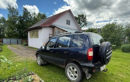 Chevrolet Niva I рестайлинг, 2004 год, 288 000 рублей, 2 фотография