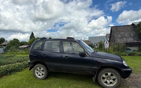 Chevrolet Niva I рестайлинг, 2004 год, 288 000 рублей, 3 фотография