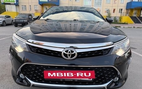 Toyota Camry, 2018 год, 2 340 000 рублей, 3 фотография