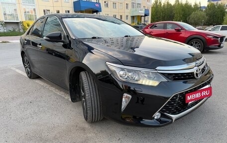 Toyota Camry, 2018 год, 2 340 000 рублей, 2 фотография