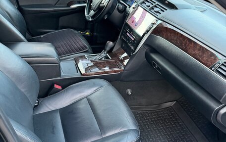 Toyota Camry, 2018 год, 2 340 000 рублей, 9 фотография